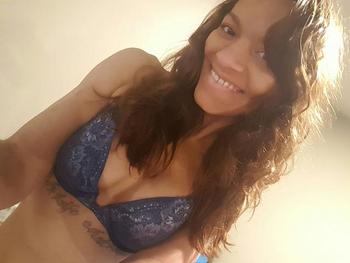 , 23  female escort, Everett