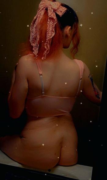 Lilly, 24  female escort, Everett