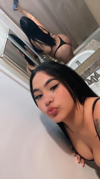 Poquita, 25  female escort, Everett