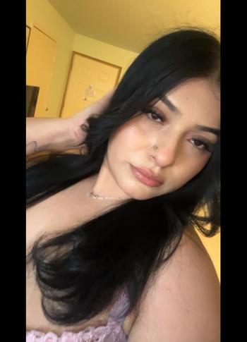 Myah, 21  female escort, Everett