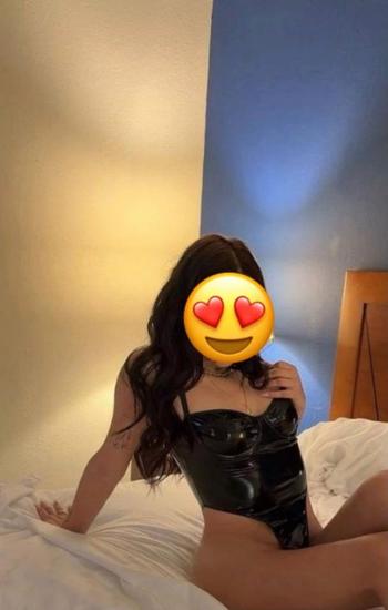 Sofia, 27  female escort, Everett